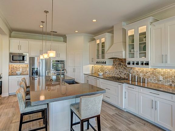 4th image of 17920 Woodland View Dr