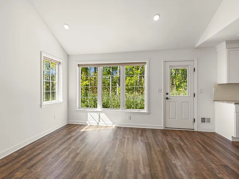 653 Delaware Ave — Photo 8