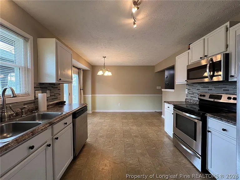 420 Mangum Ct — Photo 5