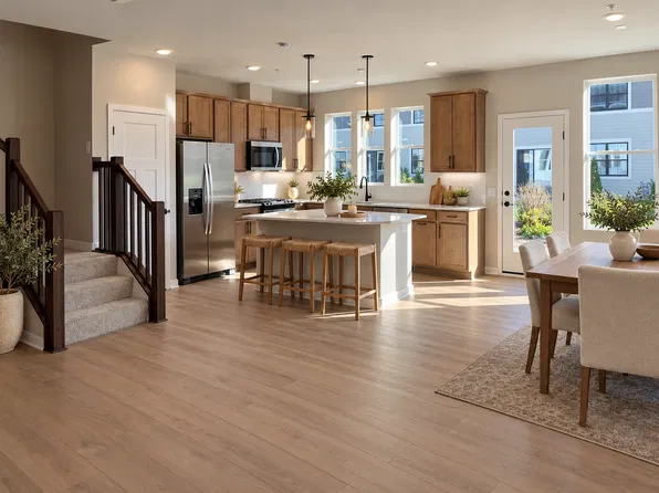 17976 Genoa Dr, Lakeville, MN 55044