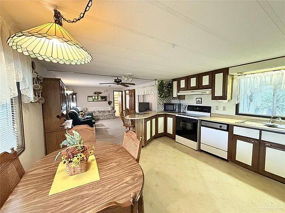 5th image of 331 Windmill Palm St #8