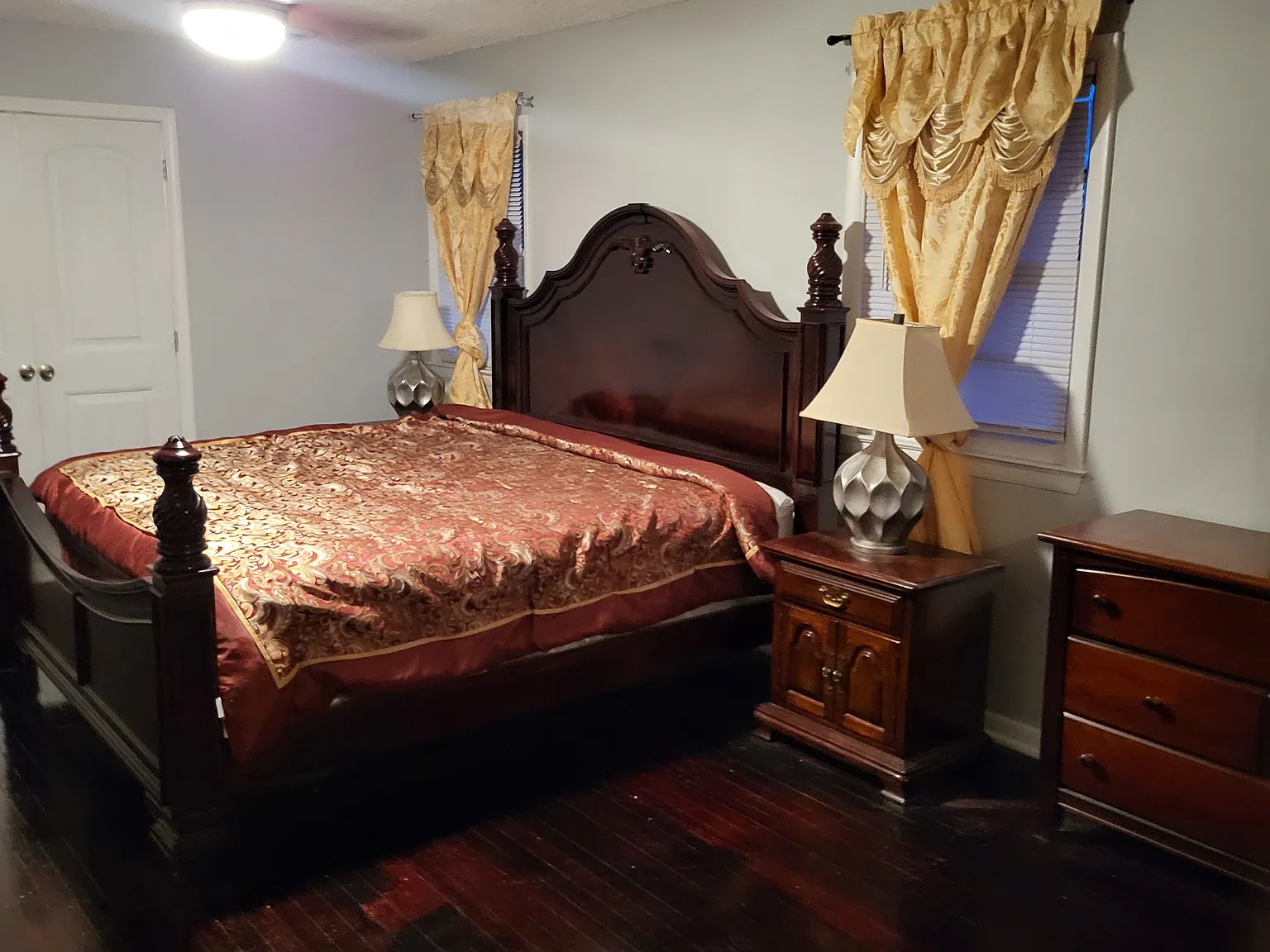 3 bed, 1981 sqft, $1,500 — Photo 2