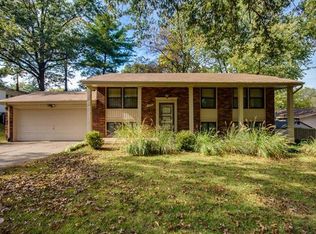 1555 Glenmeade Dr, Maryland Heights, MO 63043