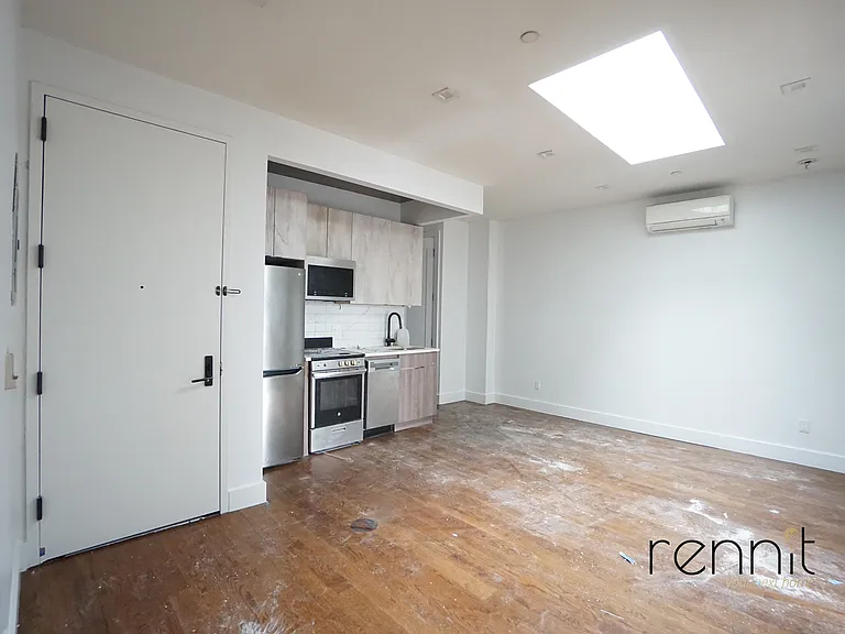 209 Troy Ave #4L — Photo 3