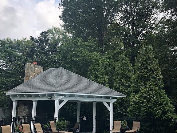 3rd image of 231 Hawthorne Dr