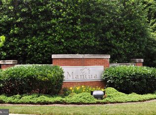 8900 Glenbrook Rd, Fairfax, VA 22031