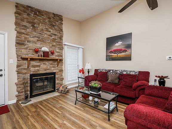 3rd image of 109 East Ave #2C