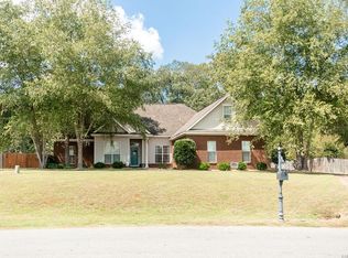 189 Sunfest Dr, Deatsville, AL 36022