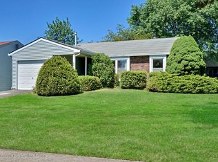 15 Lansdale Dr, Marlboro, NJ 07746