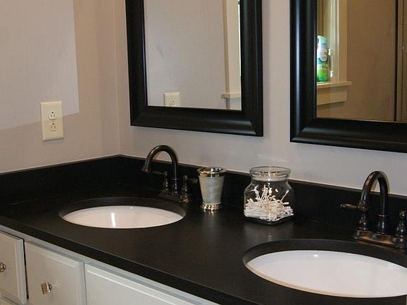 3rd image of 1071 S Browns Ln