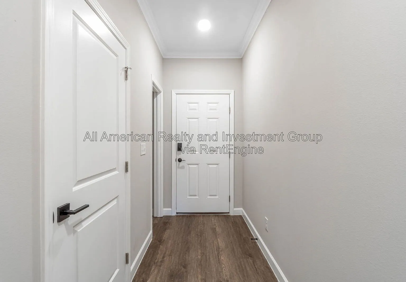 3 bed, 2.5 bath, 1428 sqft, $2,100 — Photo 2