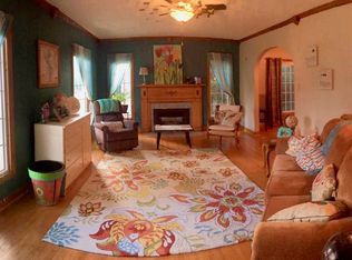 2100 W 3rd St, Waterloo, IA 50701