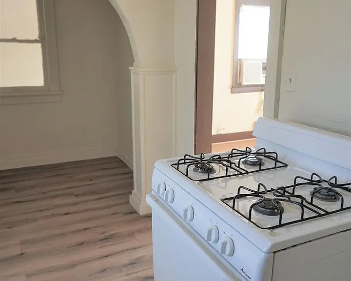 523 SW 26 — Photo 10