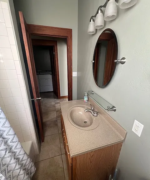 2nd bathroom