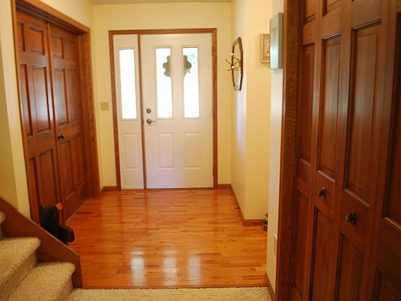 4th image of 915 Orchid Pl