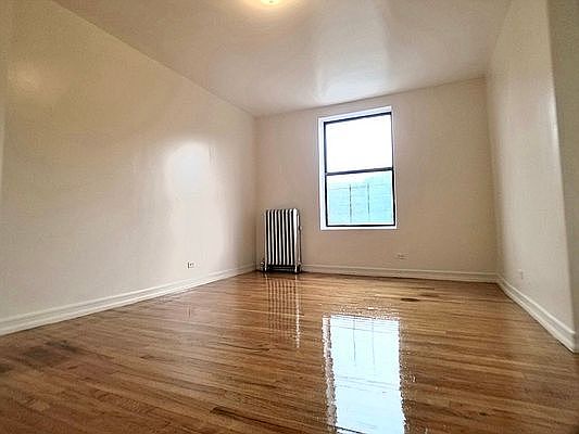 1st image of 4996 Broadway APT 5C