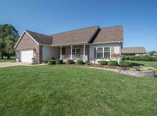 200 Darden Ln, Washington, IL 61571