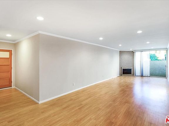 2nd image of 1109 20th St APT 10