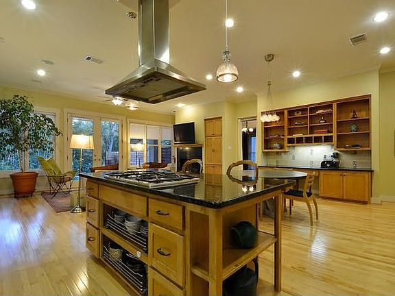 Family and Kitchen 013