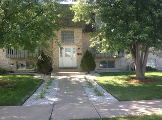 2301 Bicentennial Ave APT 2, Crest Hill, IL 60403