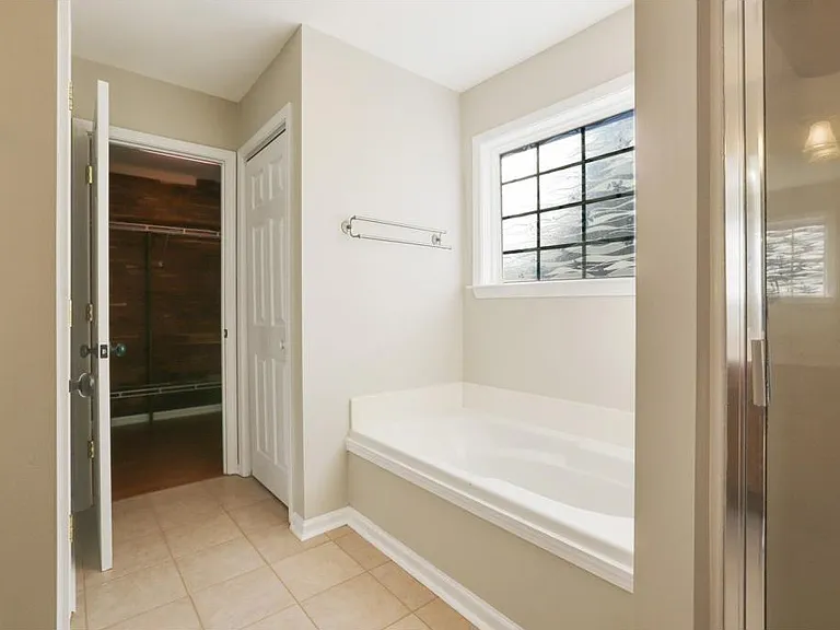 2130 Highland Gate Dr — Photo 14