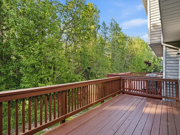 8000 Delores Ct — Photo 37