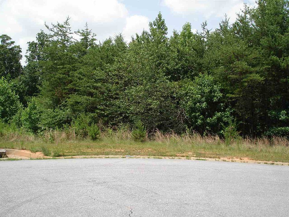 2nd image of 768 Cornwallis Rd
