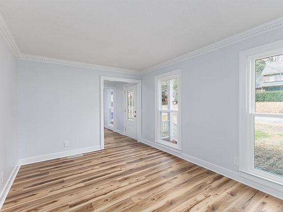 5th image of 200 Timbercreek Ct