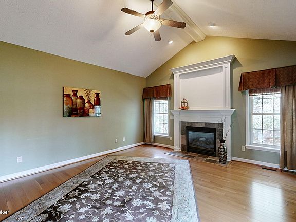 3rd image of 5305 Stonybrook Ct