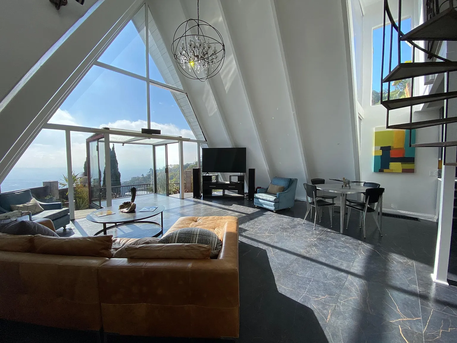 2144 Sunset Plaza Dr — Photo 2