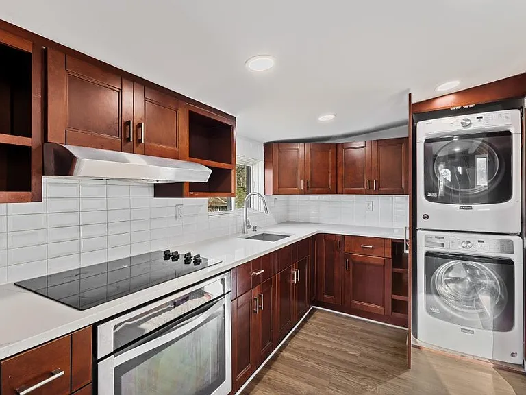 19 Sylvan Trl — Photo 2