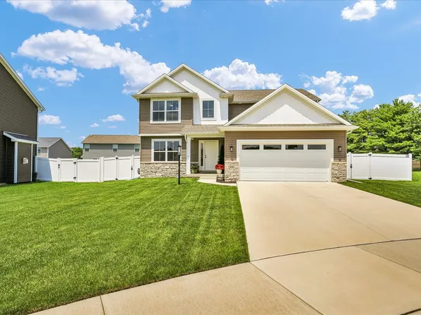 216 Red Bud Dr, Mahomet, IL 61853