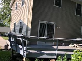 225 McDivitt Ln, Mukwonago, WI 53149