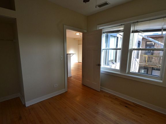 5th image of 5610 N Western Ave #1