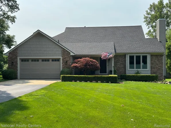 2991 Seymour Lake Rd, Oxford, MI 48371