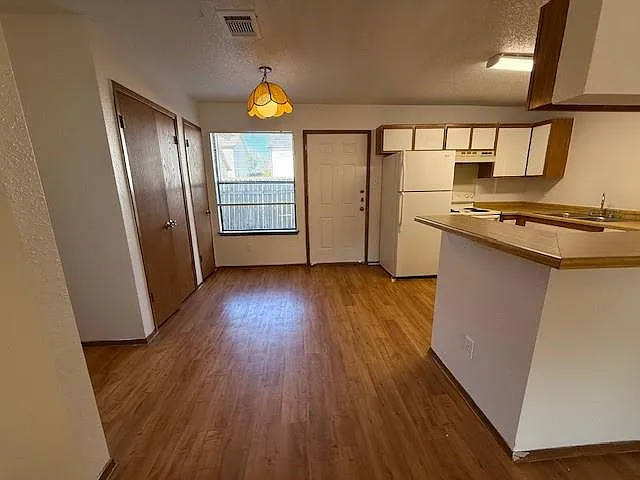 3000 Jadewood Ct #B — Photo 6