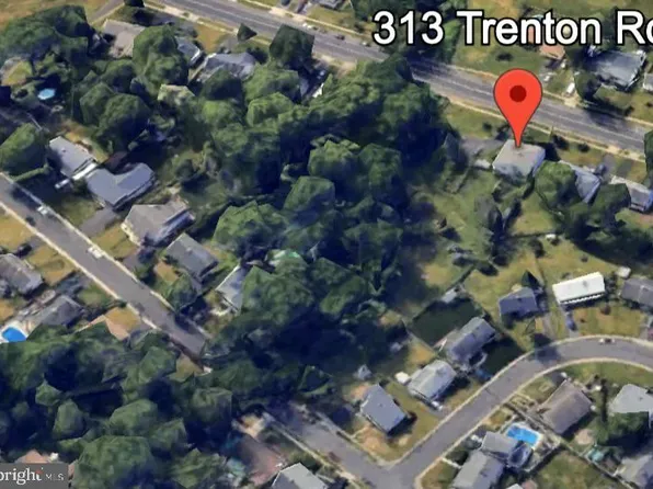 313 Trenton Rd, Fairless Hills, PA 19030
