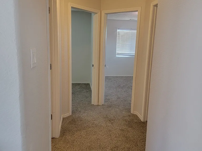 2202 Margarita Dr SE — Photo 34