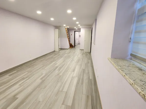 2229 East 26th Street image 18 of 20