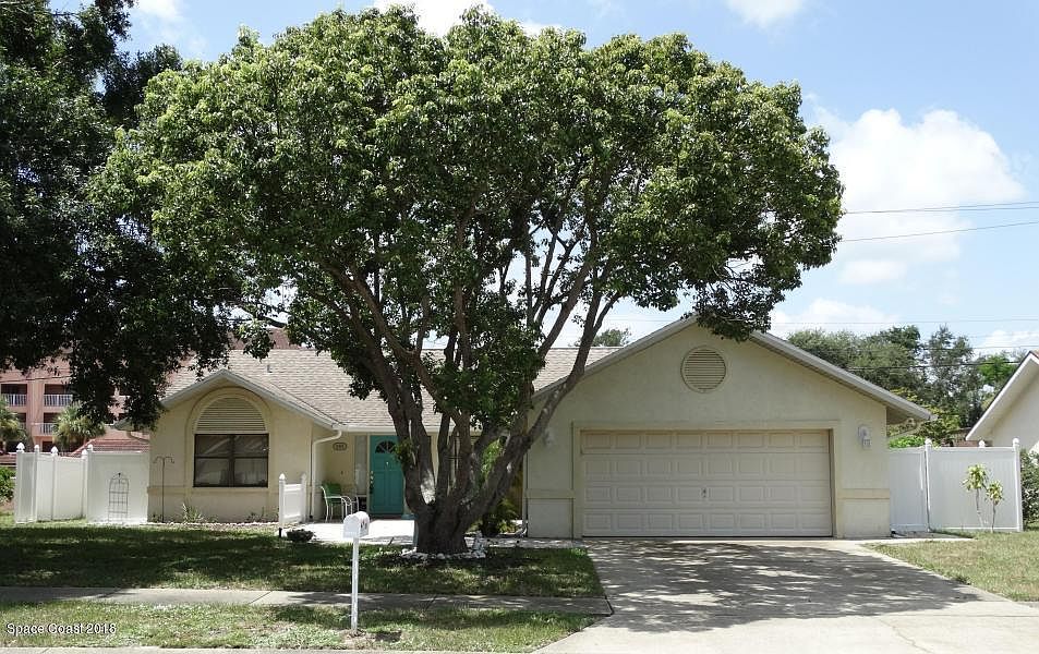1st image of 395 Island Oaks Pl
