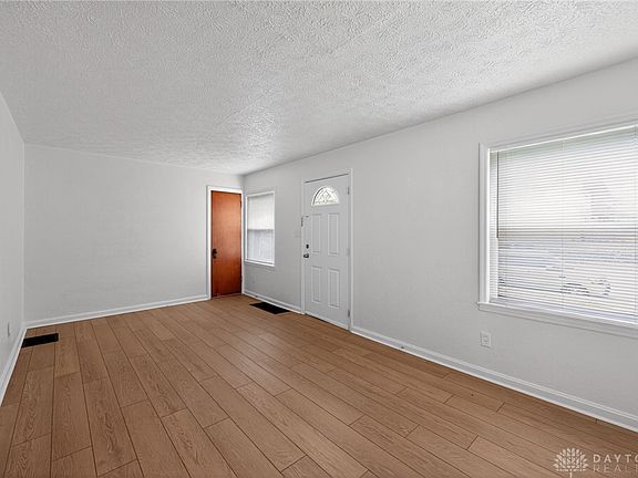 3rd image of 419 Haskins Ave