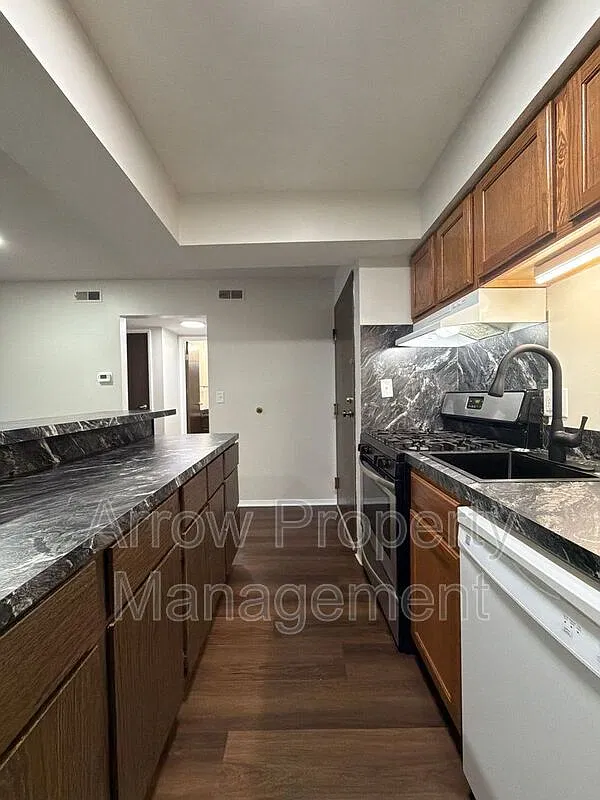 1 bed, 1.0 bath, 640 sqft, $755 — Photo 4