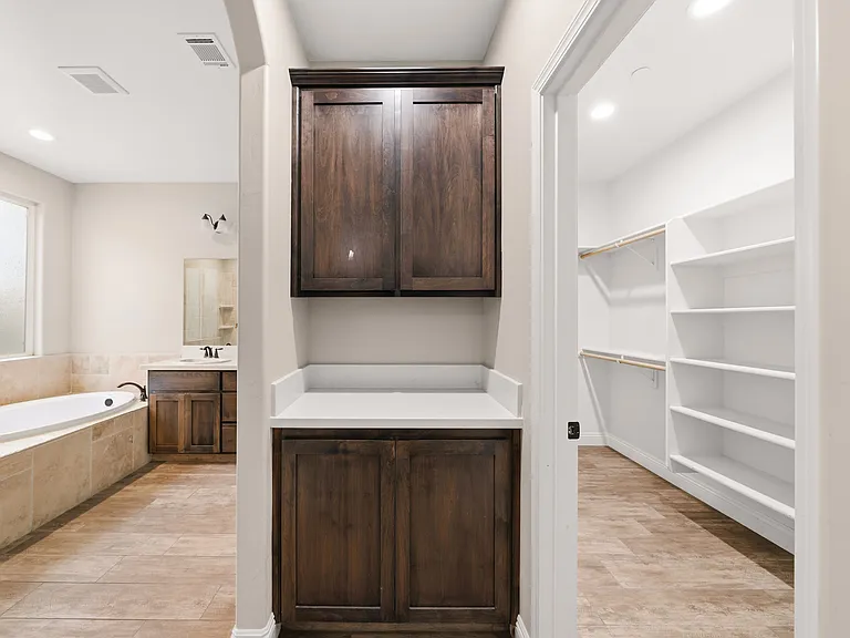 7303 Whiskey Creek Dr — Photo 25