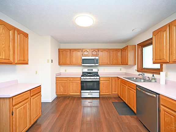 3rd image of 4542 Leo St