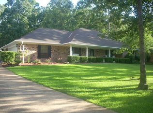6109 Shadow Wood Dr, Shreveport, LA 71107