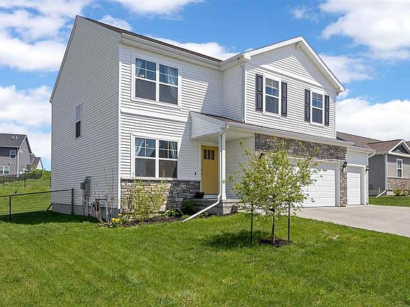 2nd image of 305 Dawson Dr