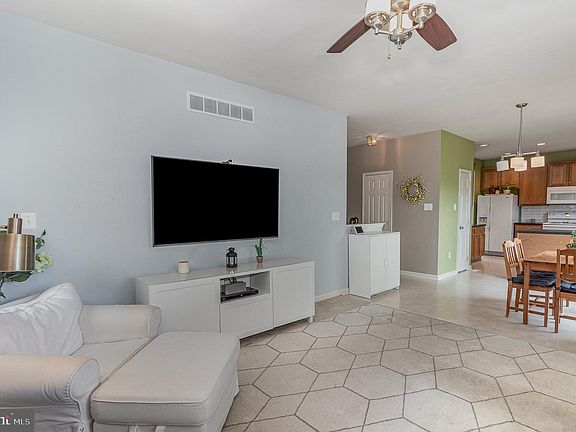 5th image of 4 Wargo Ln