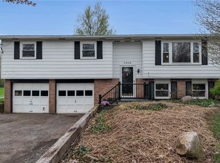 9848 Chestnut Ridge Rd, Middleport, NY 14105