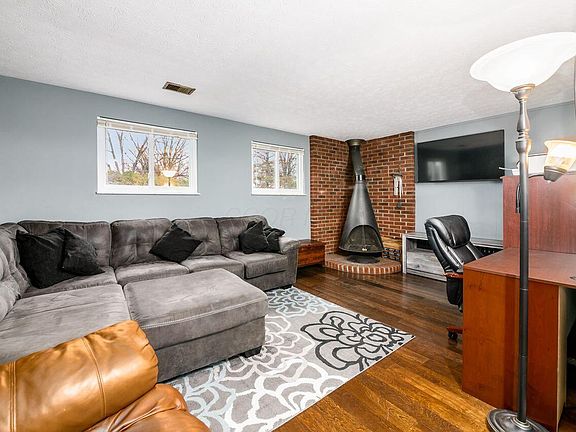 2nd image of 6550 Borr Ave