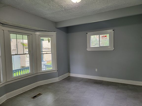 5th image of 7412 Halle Ave